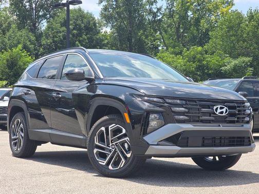 Phantom Black 2026 Hyundai TUCSON SEL Plus