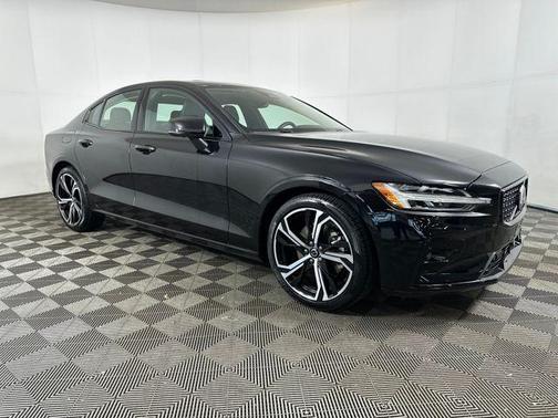 2025 Volvo S60 B5 Plus