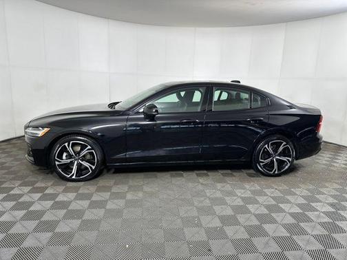 2025 Volvo S60 B5 Plus