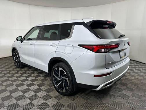 2023 Mitsubishi Outlander PHEV SE S-AWC