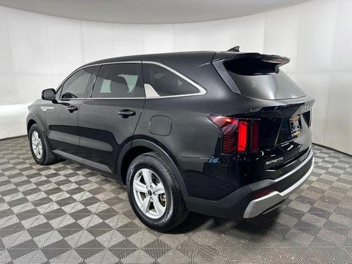 2024 Kia Sorento LX
