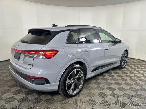 2024 Audi Q4 e-tron Premium Plus 55 quattro