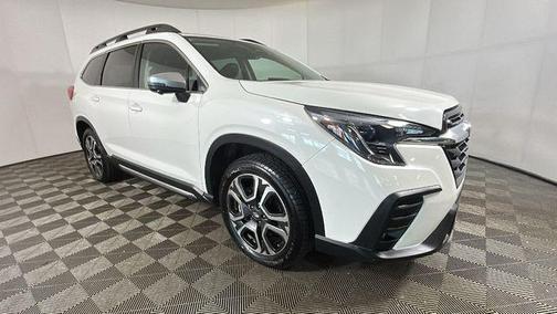 Crystal White Pearl 2023 Subaru Ascent Limited 7-Passenger