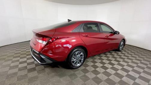 Ultimate Red 2024 Hyundai ELANTRA SEL