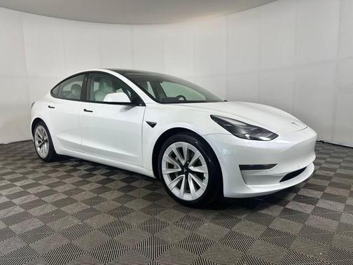 2021 Tesla Model 3 Standard Range Plus