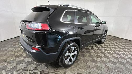 Diamond Black Crystal Pearlcoat 2020 Jeep Cherokee Limited