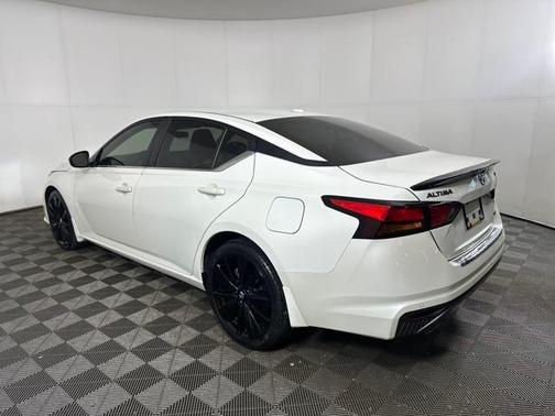 2022 Nissan Altima SR Intelligent AWD