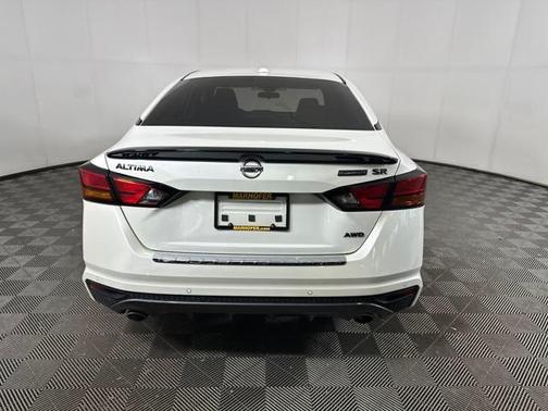 2022 Nissan Altima SR Intelligent AWD