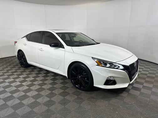 2022 Nissan Altima SR Intelligent AWD