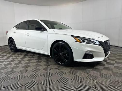 2022 Nissan Altima SR Intelligent AWD