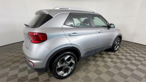 Shimmering Silver 2023 Hyundai VENUE SEL
