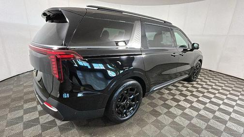 Aurora Black Pearl 2025 Kia Carnival SX Prestige