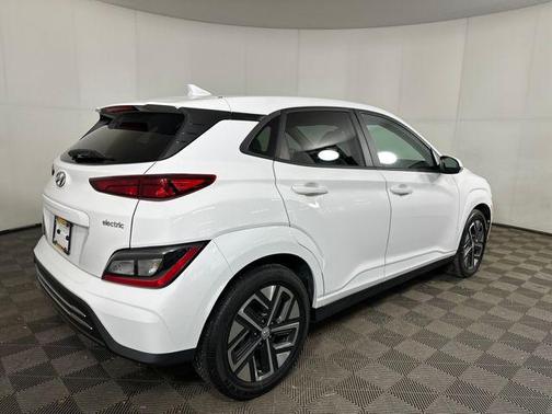 2022 Hyundai KONA EV SEL