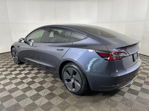 Midnight Silver Metallic 2023 Tesla Model 3 Standard Range
