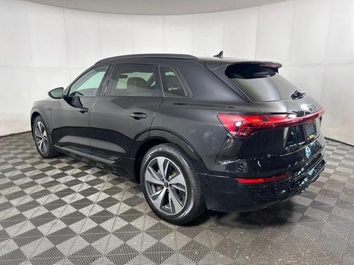 2024 Audi Q8 e-tron Premium