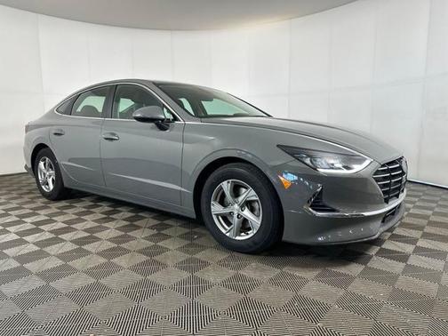 2022 Hyundai SONATA SE
