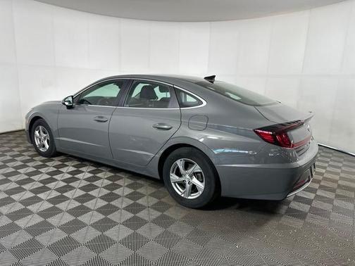 2022 Hyundai SONATA SE