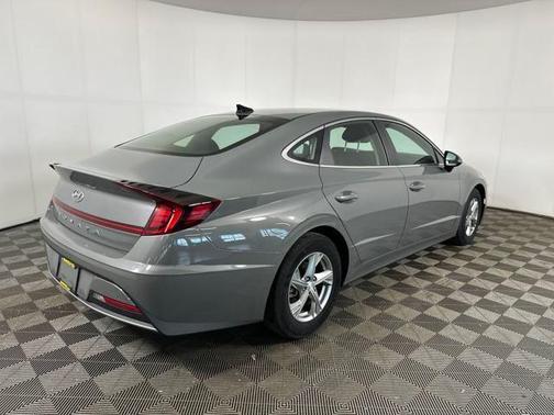2022 Hyundai SONATA SE