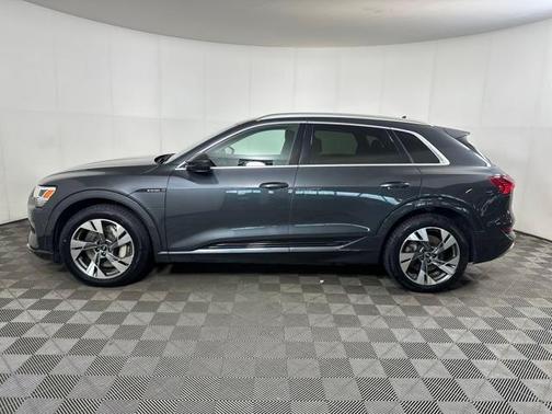 2021 Audi e-tron Premium