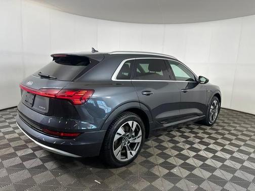 2021 Audi e-tron Premium