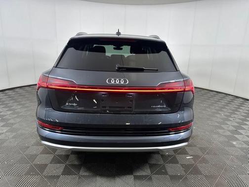 2021 Audi e-tron Premium