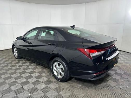 2023 Hyundai ELANTRA SE