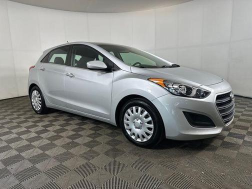 Symphony Air Silver 2017 Hyundai Elantra GT Base