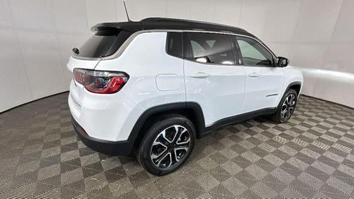 Bright White Clearcoat 2023 Jeep Compass Limited