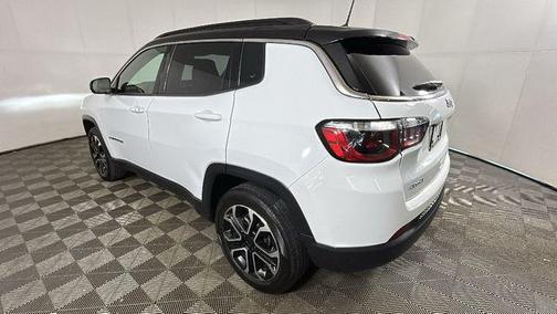 Bright White Clearcoat 2023 Jeep Compass Limited