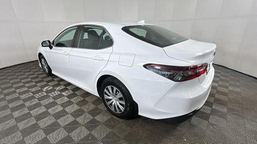 White 2022 Toyota Camry LE