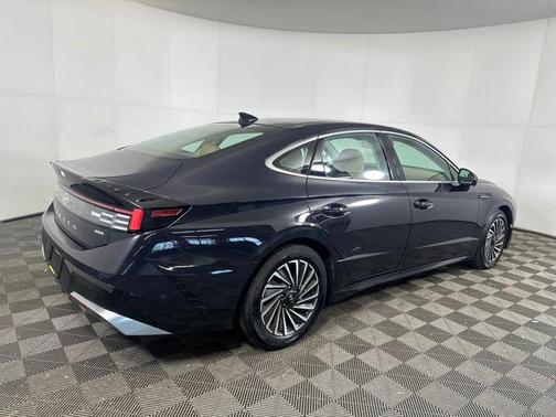 2024 Hyundai SONATA Hybrid Limited