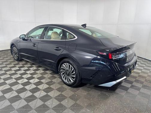 2024 Hyundai SONATA Hybrid Limited
