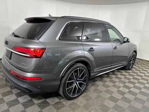 2021 Audi Q7 55 Prestige