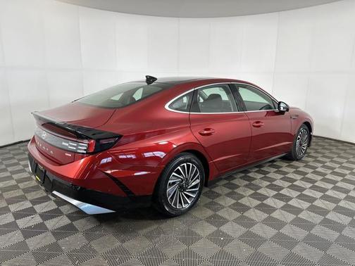 2025 Hyundai SONATA Hybrid Limited