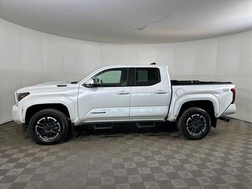 2025 Toyota Tacoma Hybrid TRD Sport