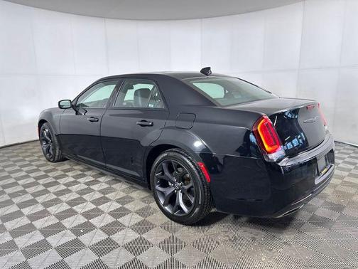 2023 Chrysler 300 Touring