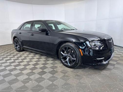 2023 Chrysler 300 Touring
