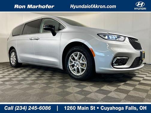 Silver Mist Clearcoat 2024 Chrysler Pacifica Touring L