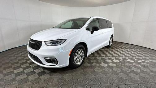 Bright White Clearcoat 2024 Chrysler Pacifica Touring L