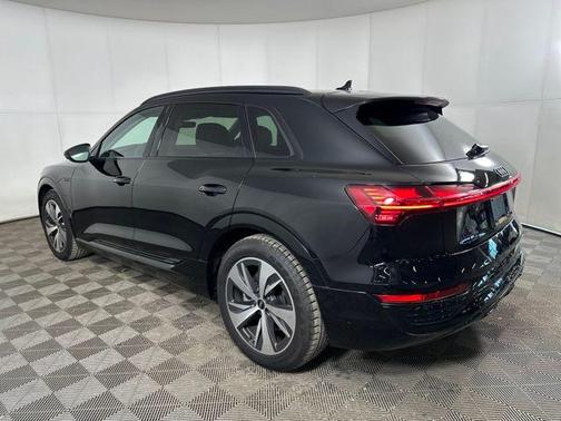 2024 Audi Q8 e-tron Premium