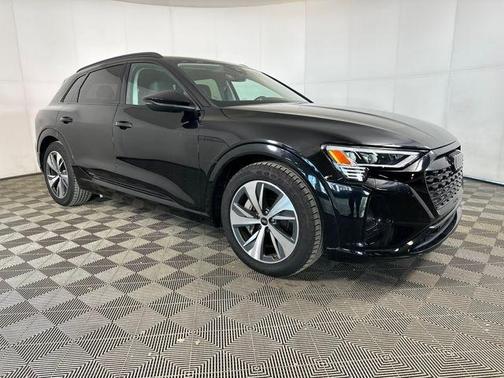 2024 Audi Q8 e-tron Premium