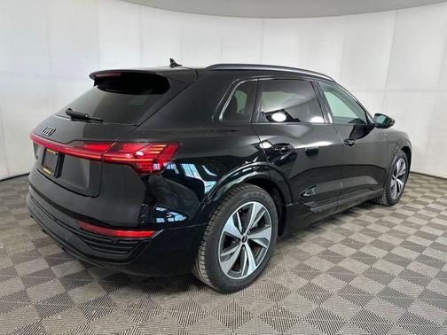 2024 Audi Q8 e-tron Premium