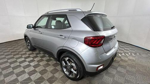 Shimmering Silver 2023 Hyundai VENUE SEL
