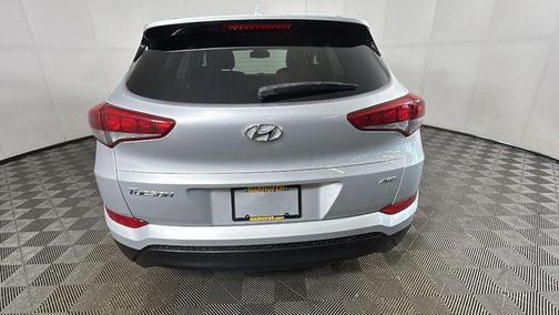 Molten Silver 2017 Hyundai TUCSON SE Plus