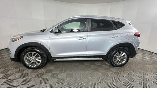 Molten Silver 2017 Hyundai TUCSON SE Plus