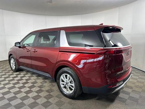 2023 Kia Carnival LX