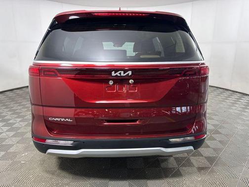 2023 Kia Carnival LX