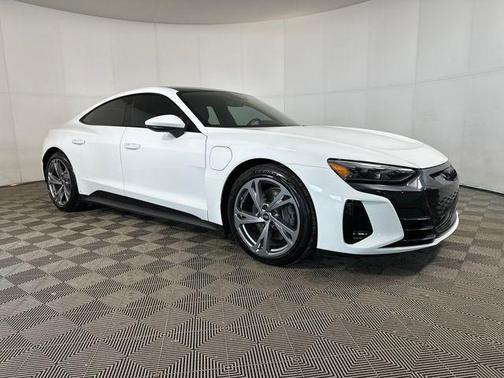 2022 Audi e-tron GT Premium Plus