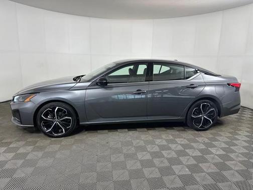 2025 Nissan Altima SR FWD