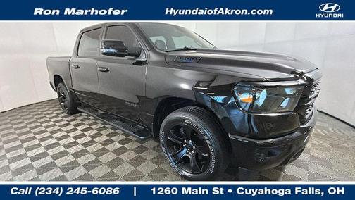 Diamond Black Crystal Pearlcoat 2024 RAM 1500 Big Horn/Lone Star
